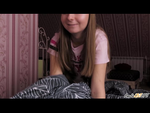 ❤️ Blondie ជញ្ជក់ BFF របស់នាងយ៉ាងជ្រៅ ហើយច្របាច់ចូលមាត់របស់នាង សិចខ្លាំង នៅ km.porngifer.ru ️❤